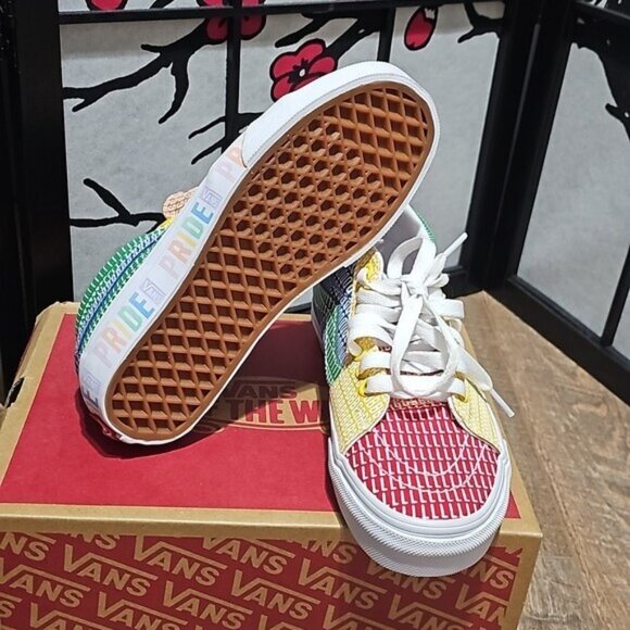 Vans Pride Shoes Mid Sk8 Multicolor Size 5 New - Picture 6 of 11